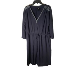 Bobeau Dress Navy and Light Blue Patterned around v-neck & shoulder size 1X